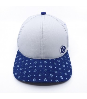 Cap in grey with blue print